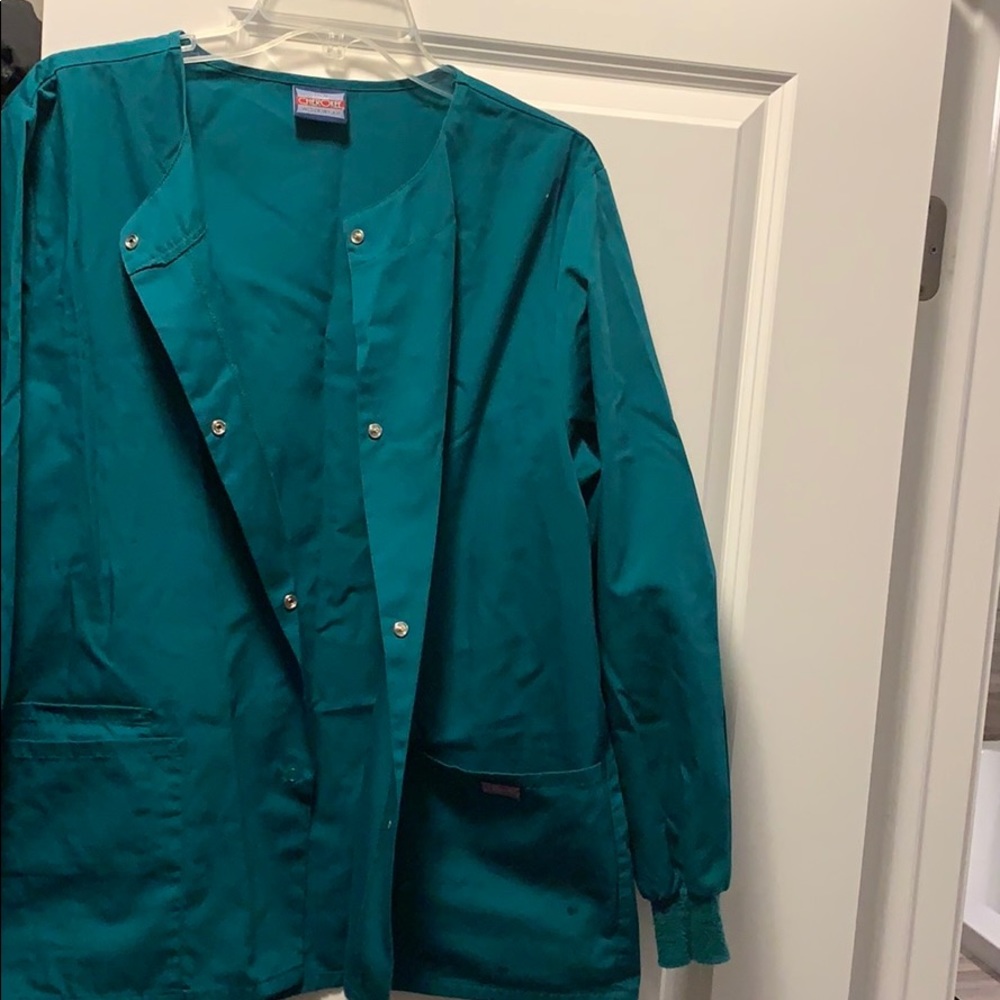 Cherokee scrub jacket in hunter green